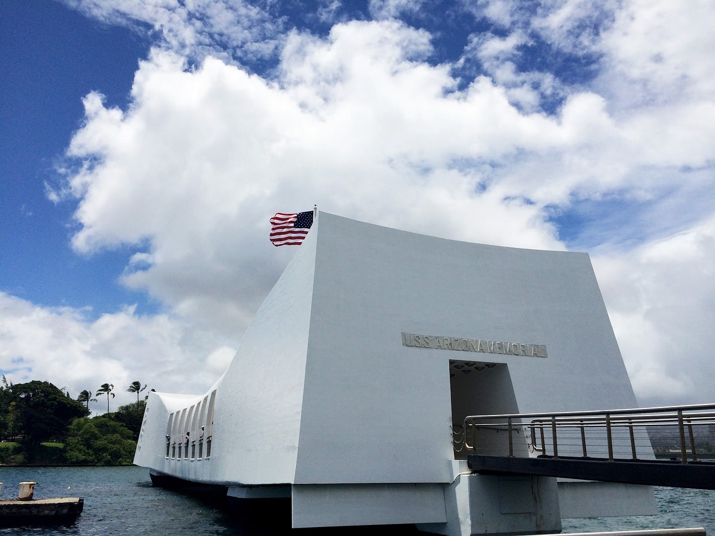 pearl harbor memorial hawaii the uss arizona memorial at pearl harbor in honolulu
