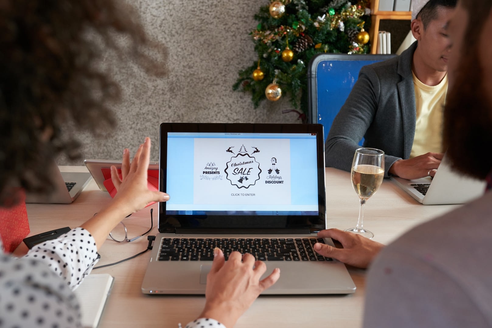 discussing discount banners